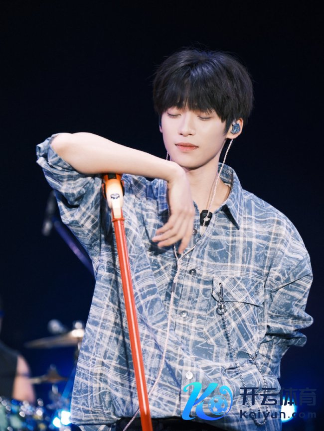 梓渝2025最高产歌手 用歌声打动东说念主心